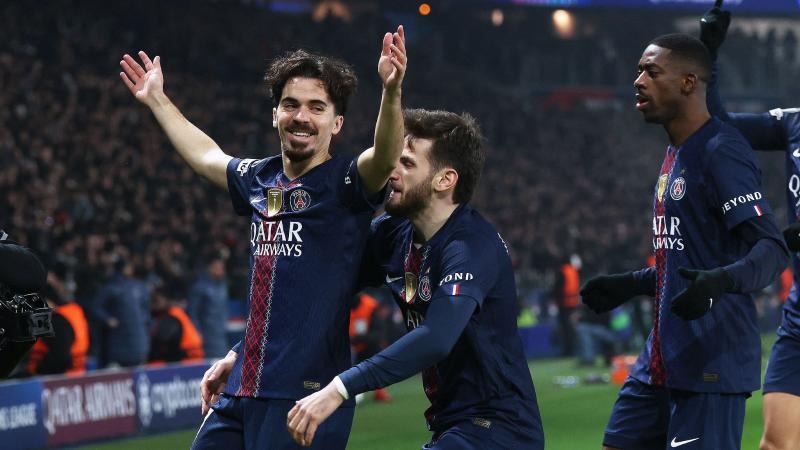 罗马最稳一环还是他，托蒂盛赞门将斯维拉尔，你让其他人怎么混